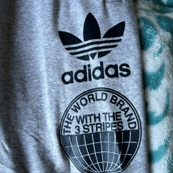 Men’s medium adidas jogger pant never worn  ( too small ) - Picture 2 of 8